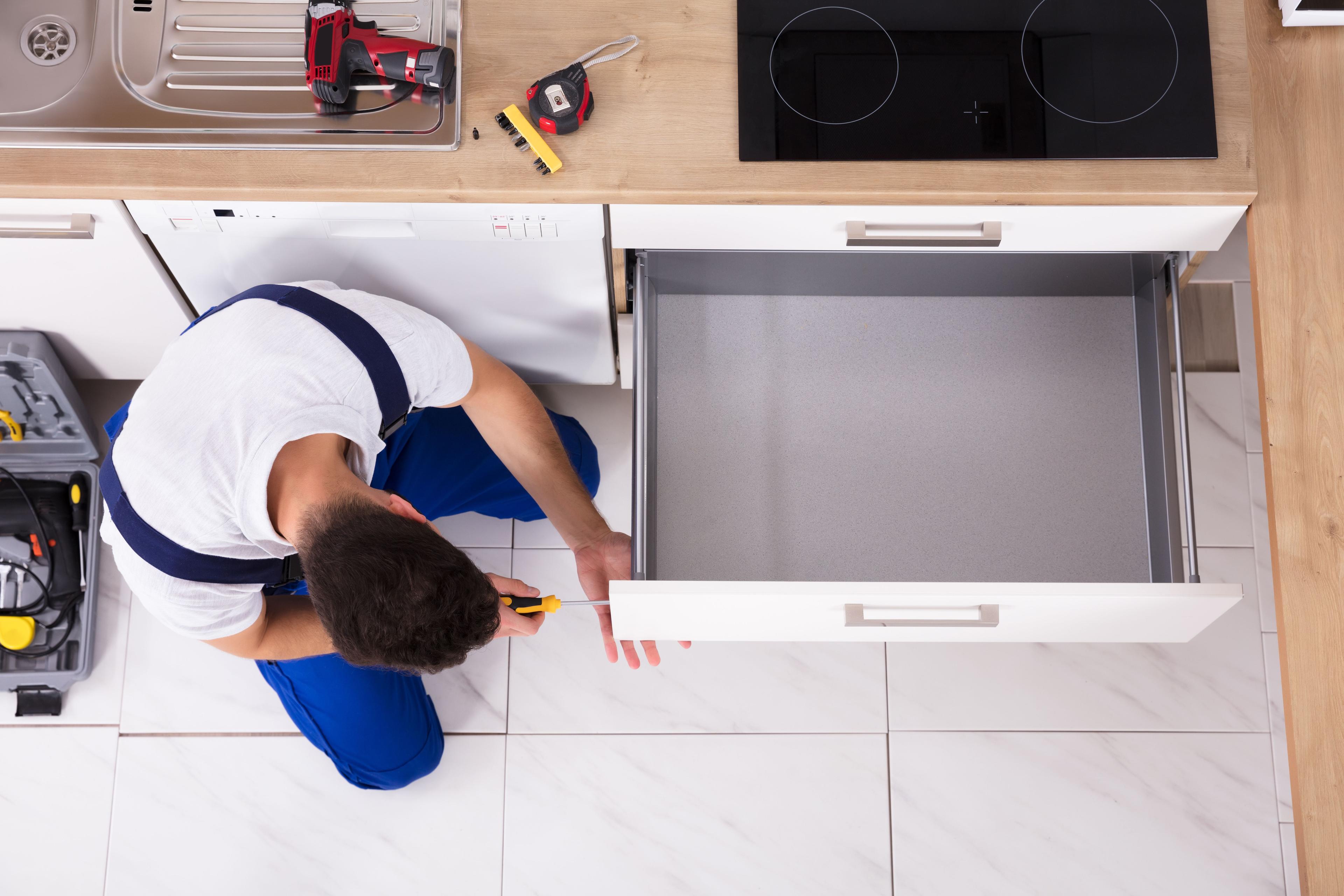 Services d'installation de cuisine par des installateurs qualifiés