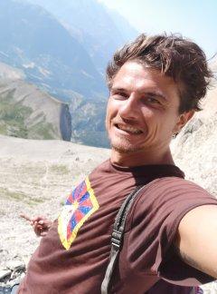 AlexandreB
